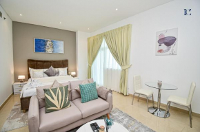 Luxury Escapes - Budget Studio with Balcony, Yacht Bay Marina